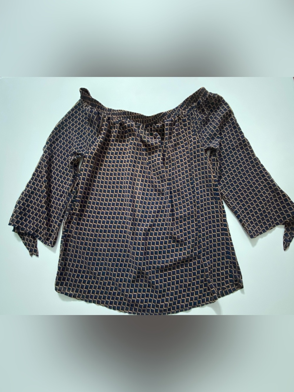 Vantarsi NWT Chambray Navy orange  Top Split Tie Sleeve Blouse Stretch Sz M